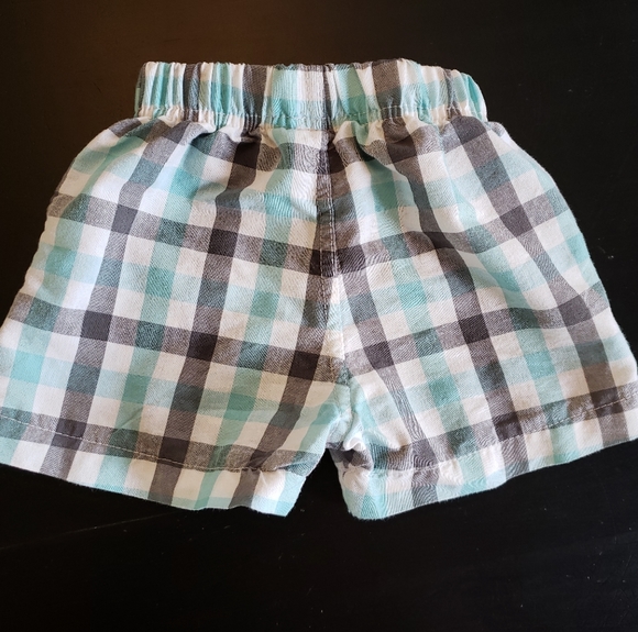 Calvin Klein 3-6mths Shorts - Picture 2 of 3